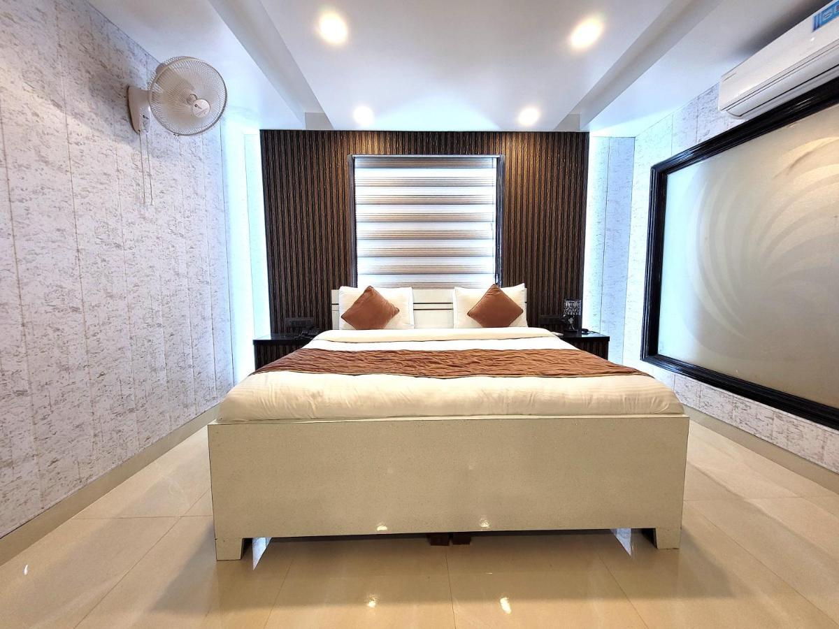Hotel The Daanish Residency - Karol Bagh Ню Делхи Екстериор снимка