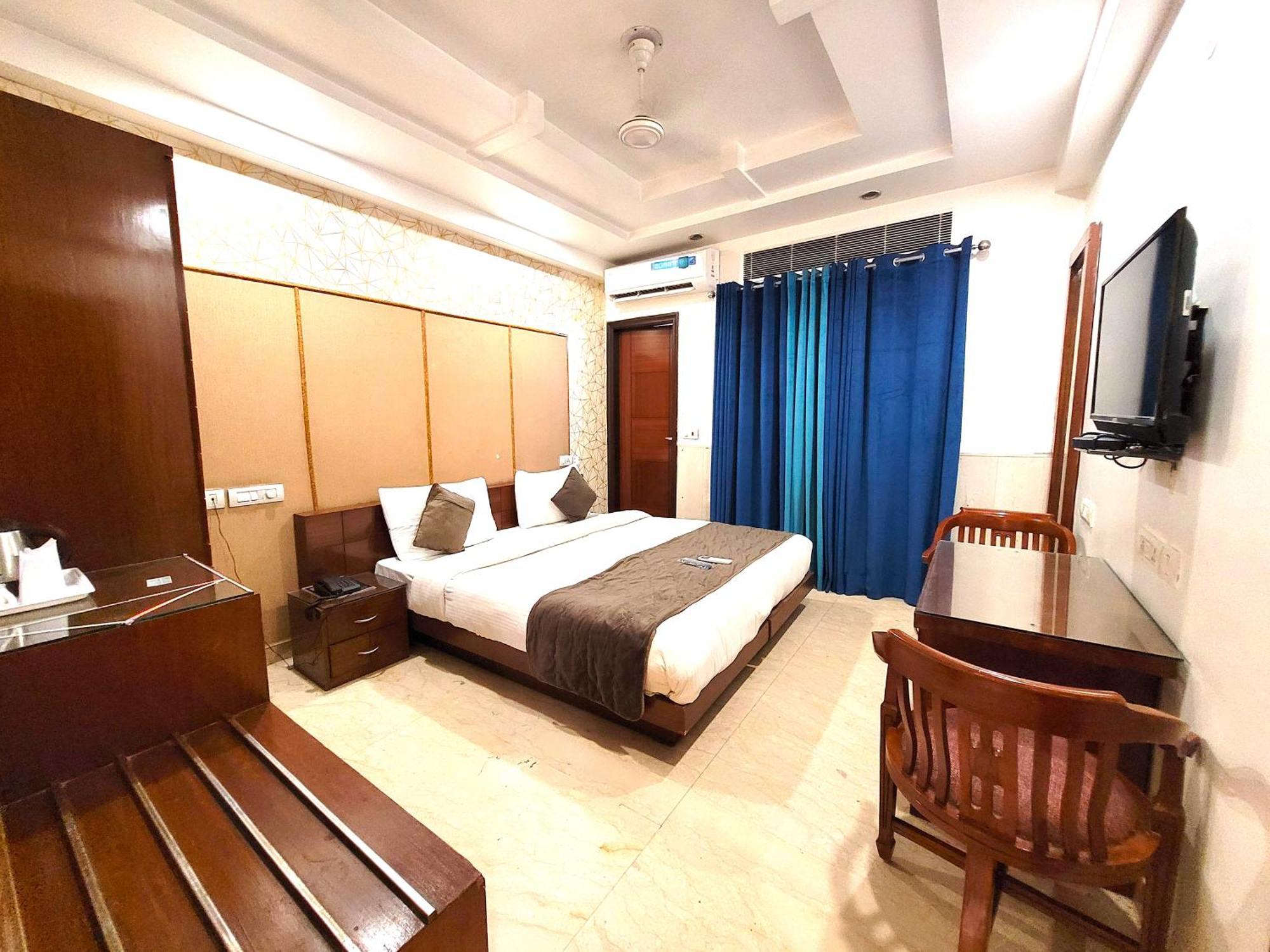 Hotel The Daanish Residency - Karol Bagh Ню Делхи Екстериор снимка