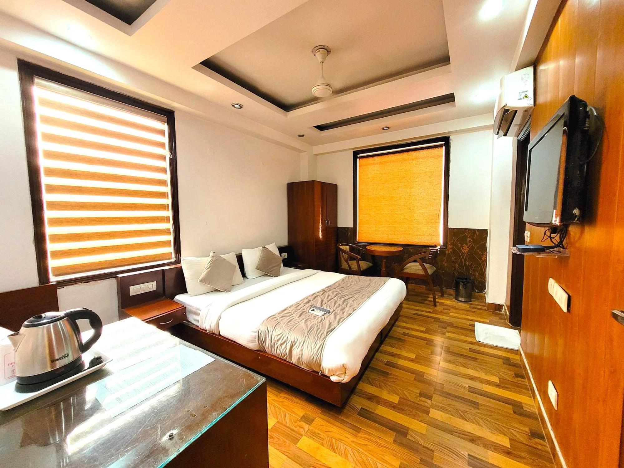 Hotel The Daanish Residency - Karol Bagh Ню Делхи Екстериор снимка