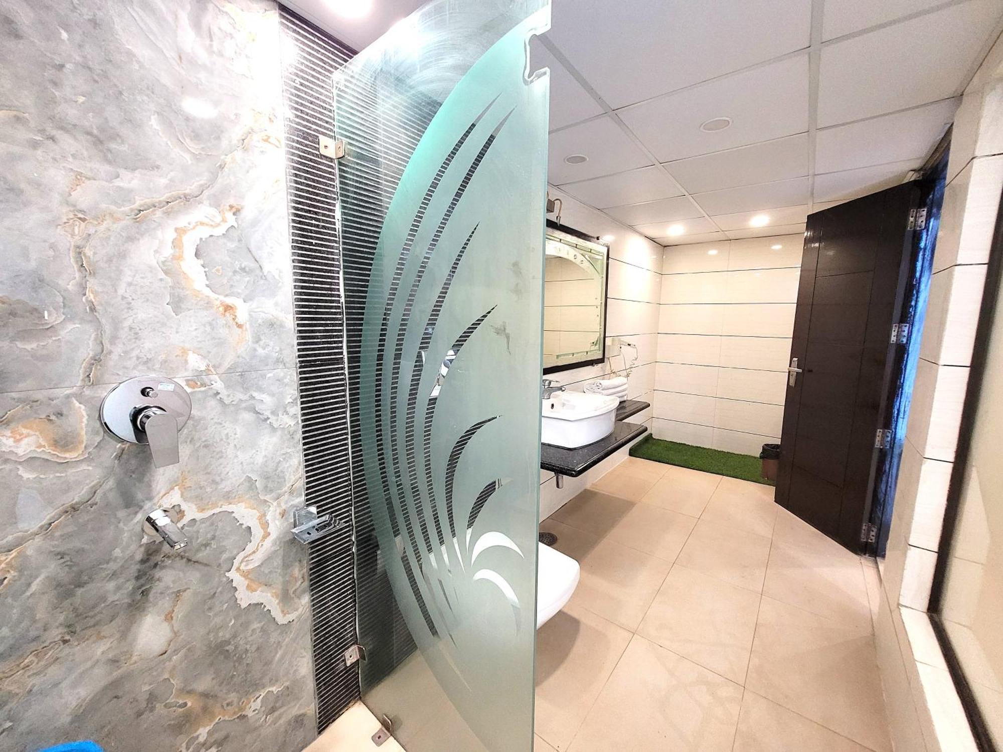 Hotel The Daanish Residency - Karol Bagh Ню Делхи Екстериор снимка