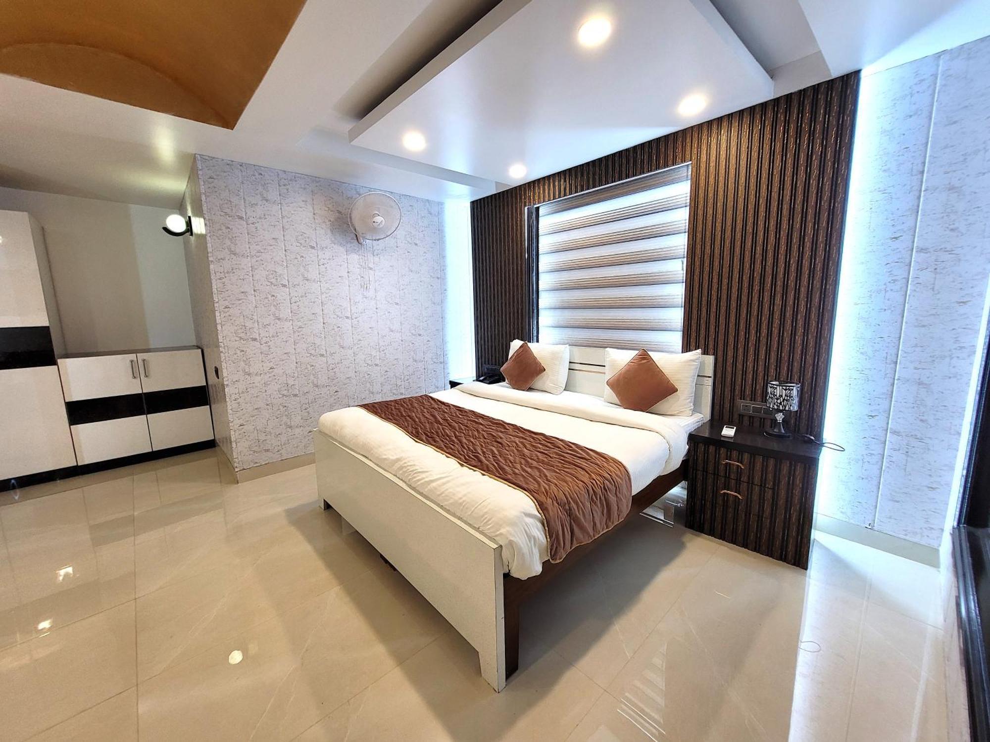 Hotel The Daanish Residency - Karol Bagh Ню Делхи Екстериор снимка