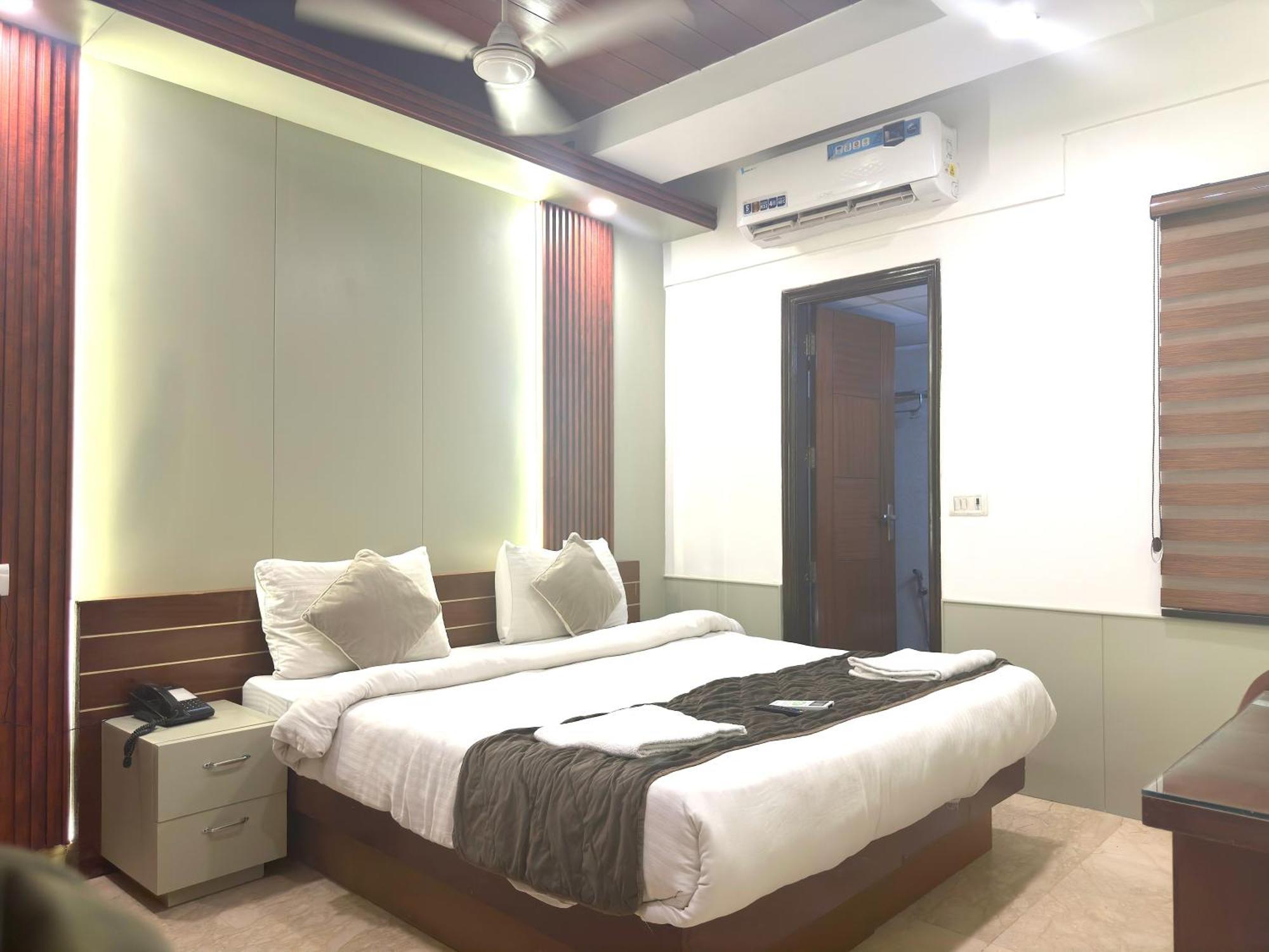 Hotel The Daanish Residency - Karol Bagh Ню Делхи Екстериор снимка