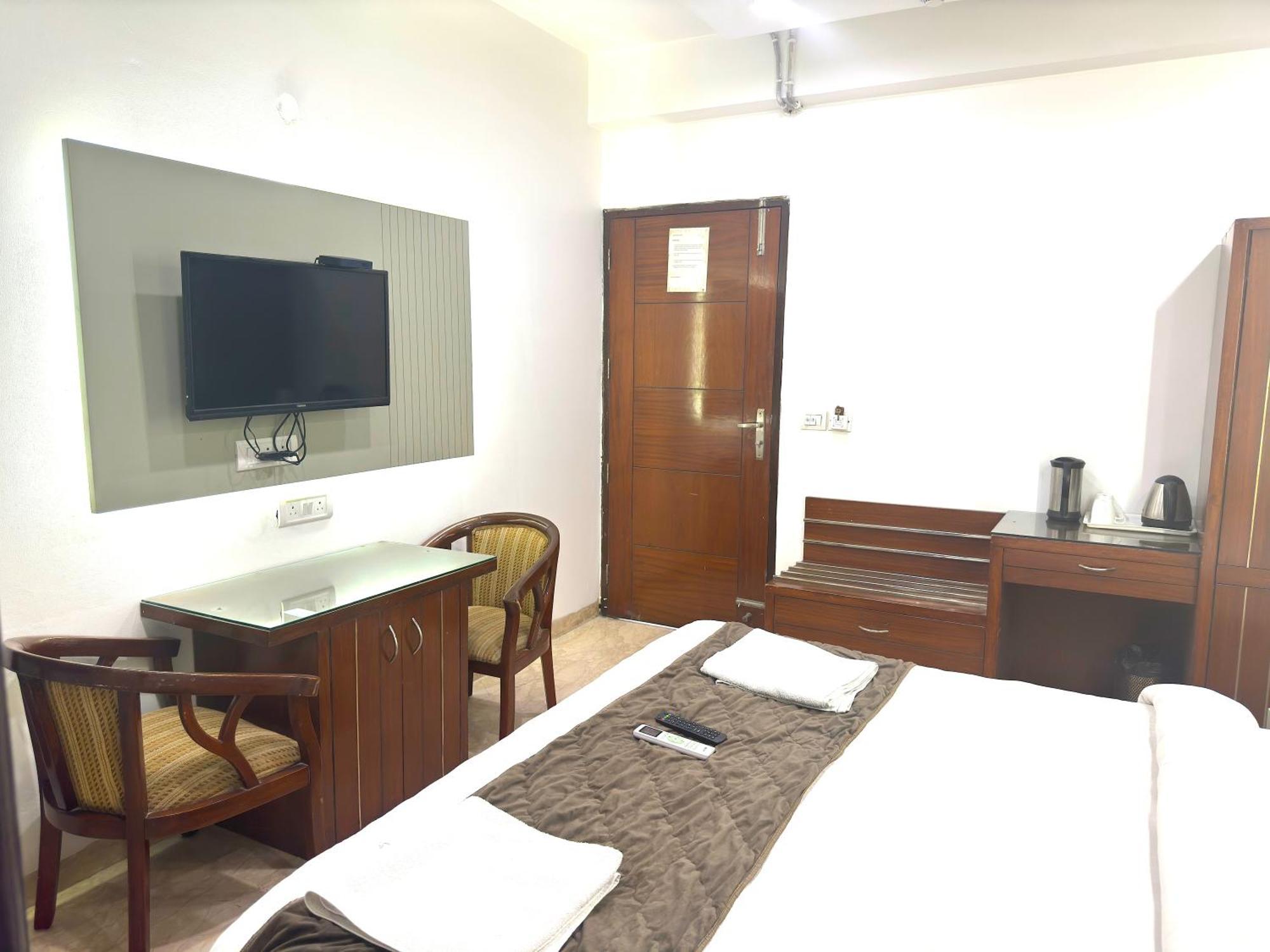Hotel The Daanish Residency - Karol Bagh Ню Делхи Екстериор снимка