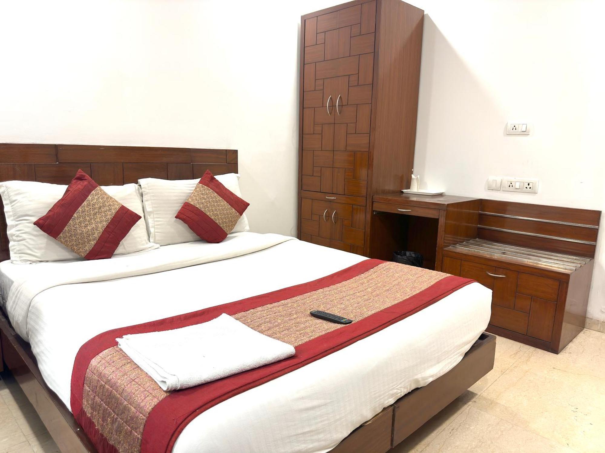 Hotel The Daanish Residency - Karol Bagh Ню Делхи Екстериор снимка
